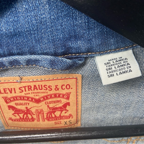 Levi Strauss Denim Jacket Women’s XS Blue Jean Trucker Button Up Long Sleeve - Picture 8 of 16
